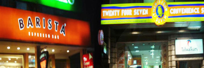 Huge marketplace within one minute walking distance